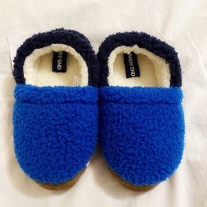 Brand New! Kids Sherpa Fleece Slip On House Slippers